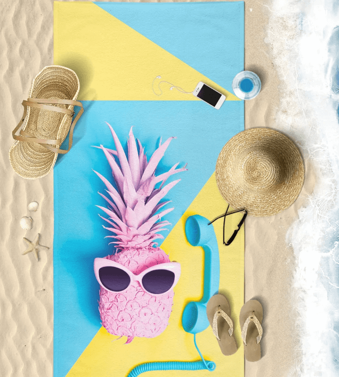 Beach towel with a digital pineapple print - VEVİEN HOME