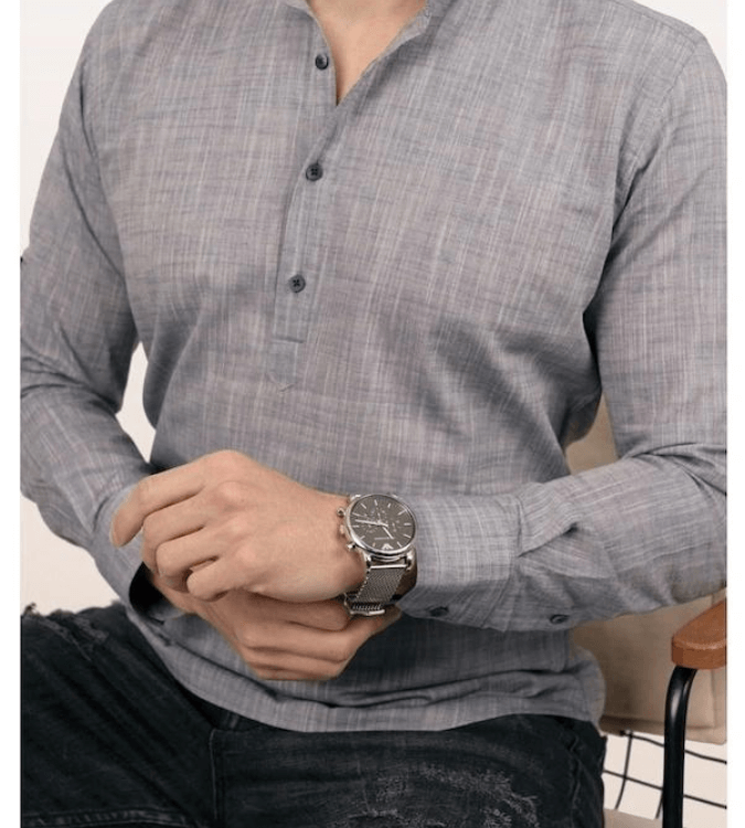 Men's shirt with a classic collar and buttons design