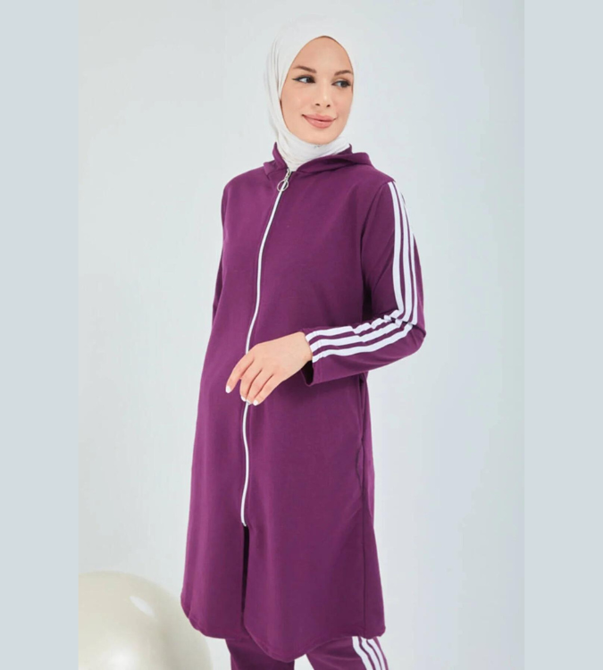 Sports suit for veiled women with a front zipper