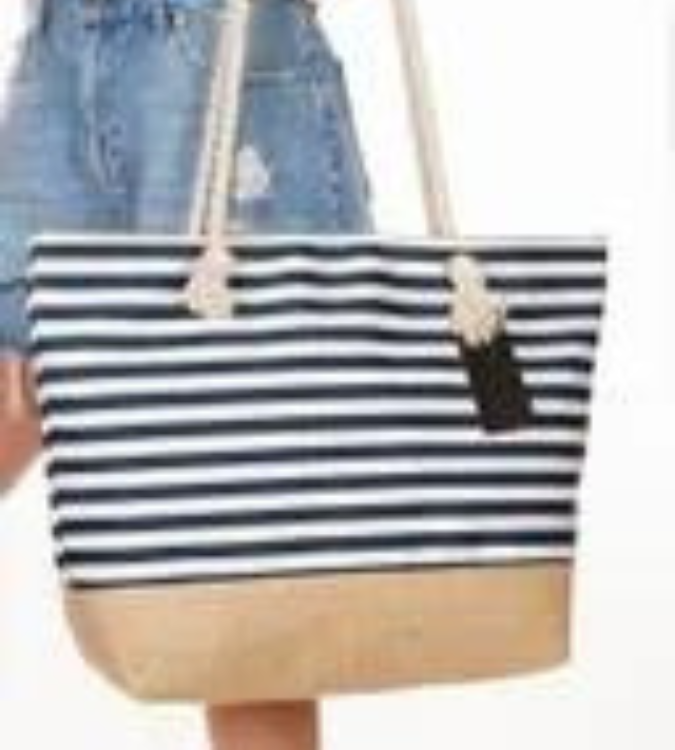 حقيبة كتف نسائية من القش